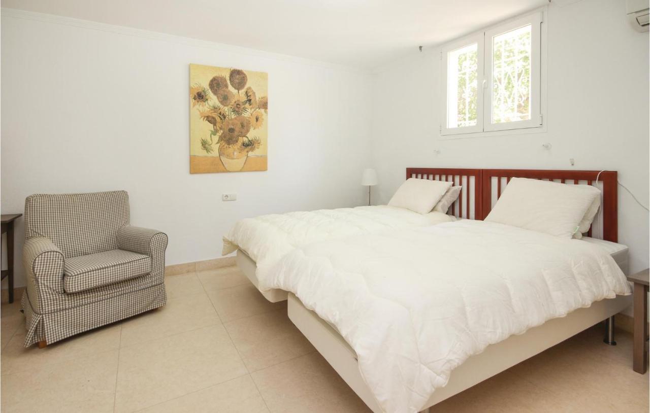 4 Bedroom Awesome In
