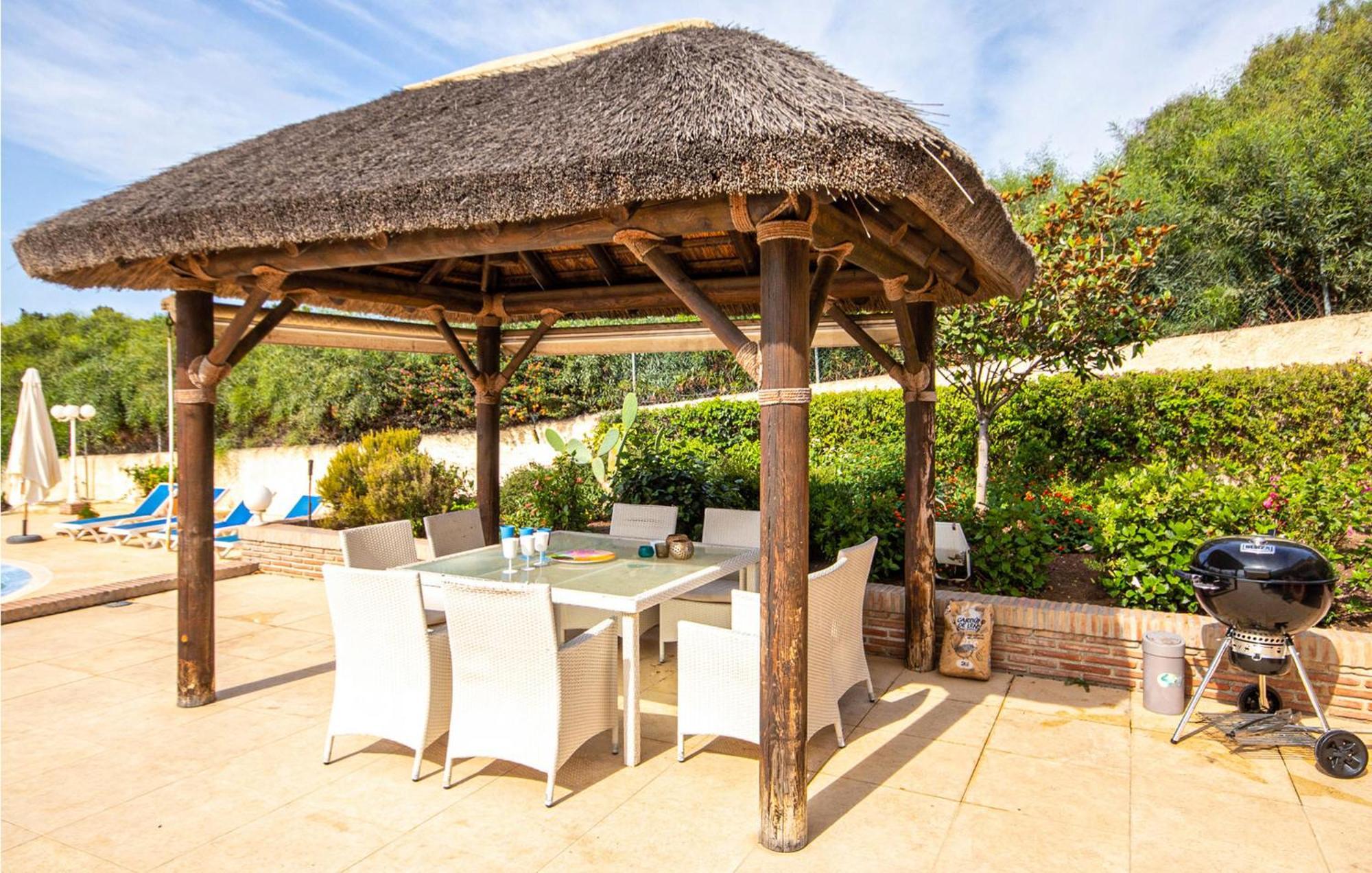 4 Bedroom Awesome In * Marbella